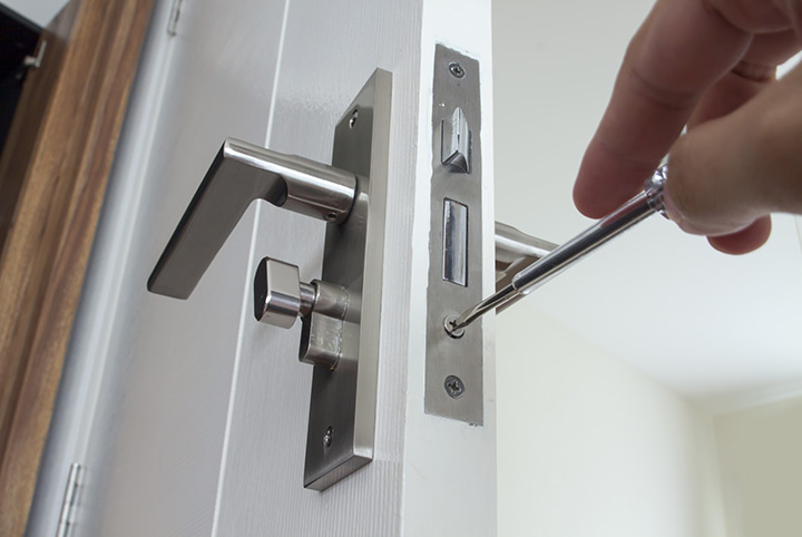 Our local locksmiths are able to repair and install door locks for properties in Hornchurch and the local area.